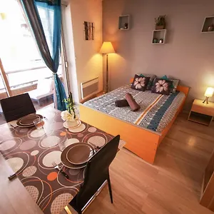 appartement-hyper-centre.hotels-rhonealpes.com/